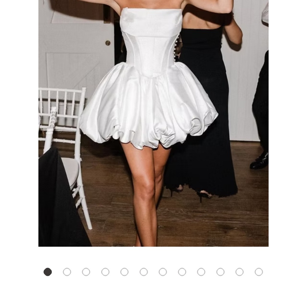 Elegant White Strapless Mini Dress